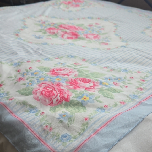 Vintage Floral Scarf - Picture 4 of 4